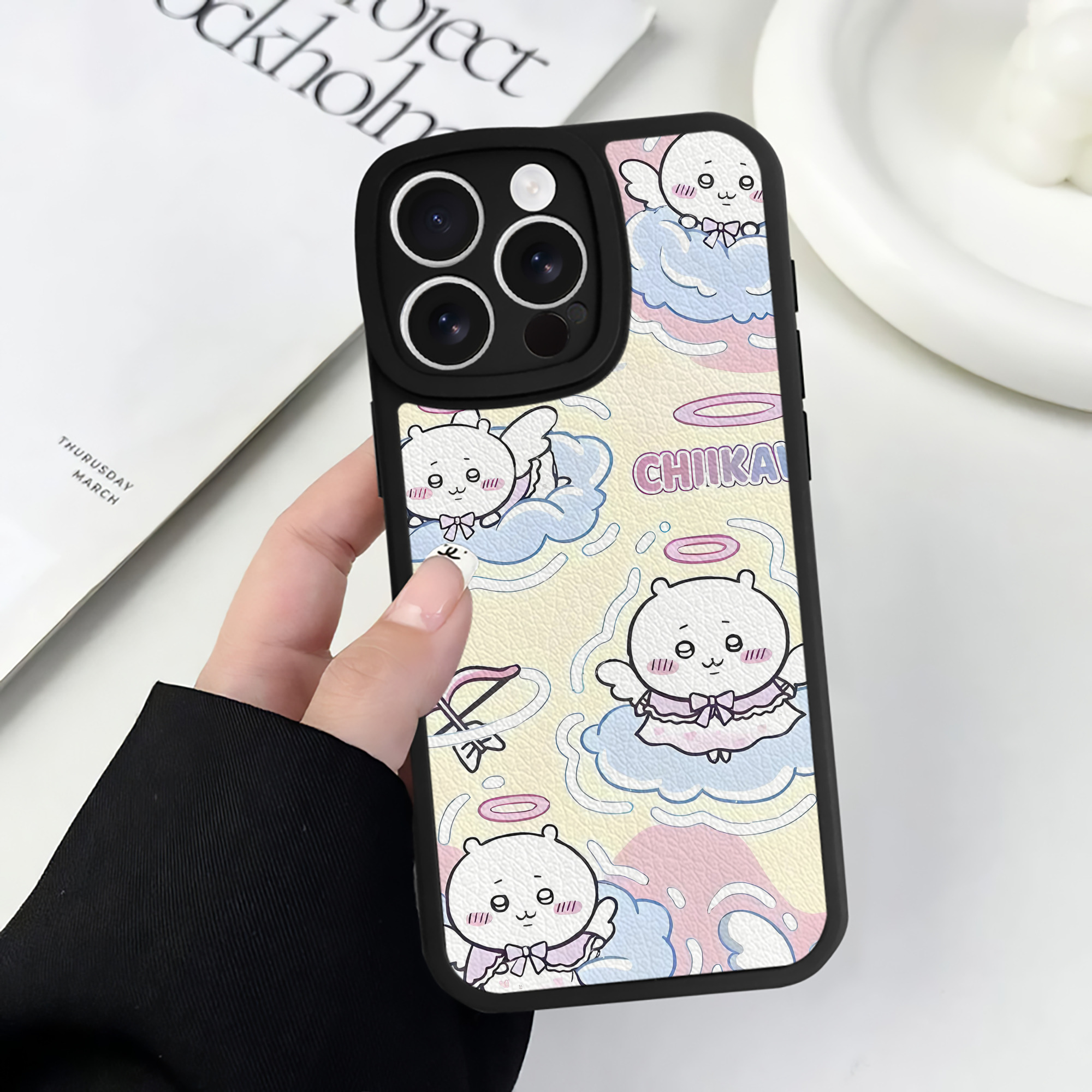 （画像用） ちいかわ Chii-kawa 【iPhone 16シリーズ対応】シリコンスマホケース（レザー調） 材質：シリコン